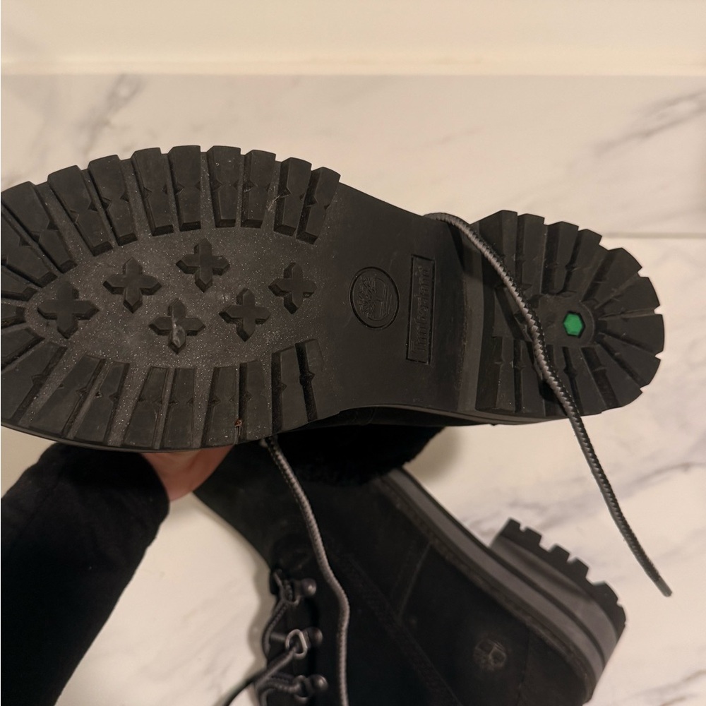 Black suede fur trim Timberland booties - Picture 4 of 10